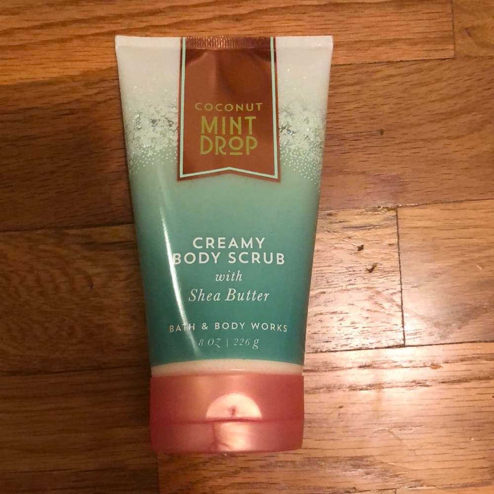 Bath & Body Work creamy body scrub- Coconut Mint Drop